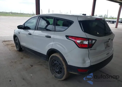 2018 Ford Escape S z USA, uszkodzony, nr VIN 1FMCU0F79JUA71404